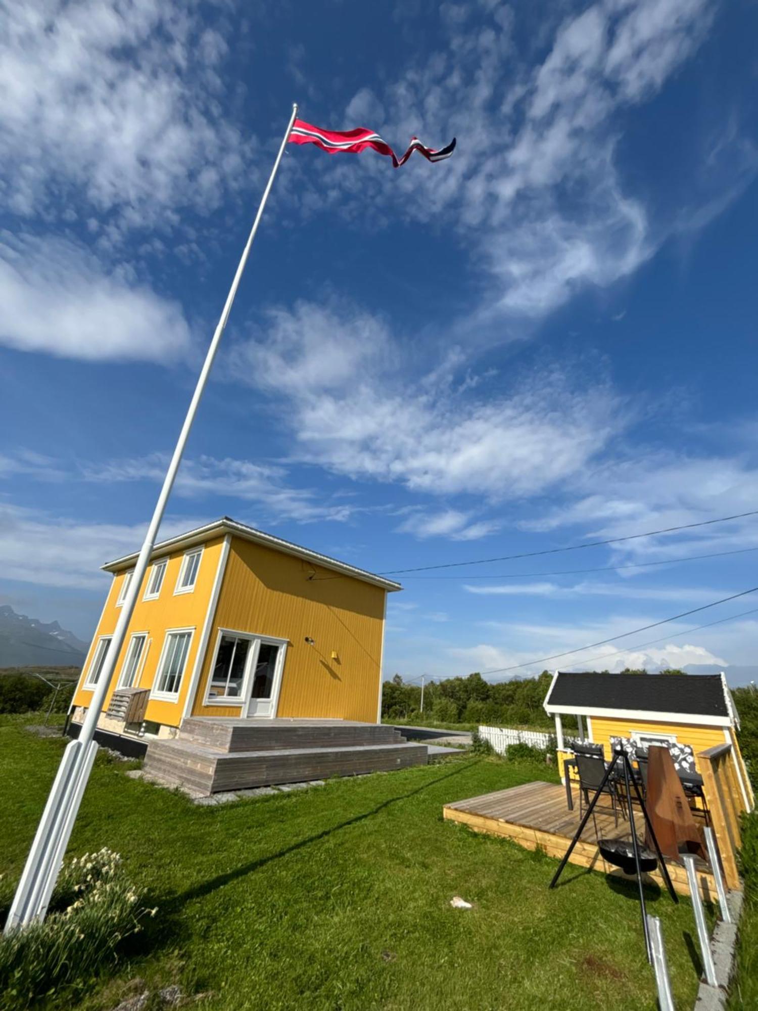 Pederstua, A Classic Fisherman'S Farm House In The Middle Of Lofoten Storeidet Esterno foto